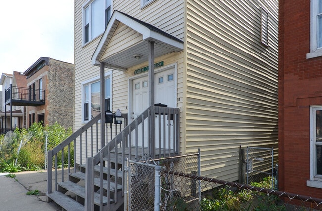 property at 3048 N Clybourn Ave