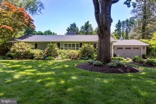 67 Townview Dr in Doylestown, PA - Building Photo