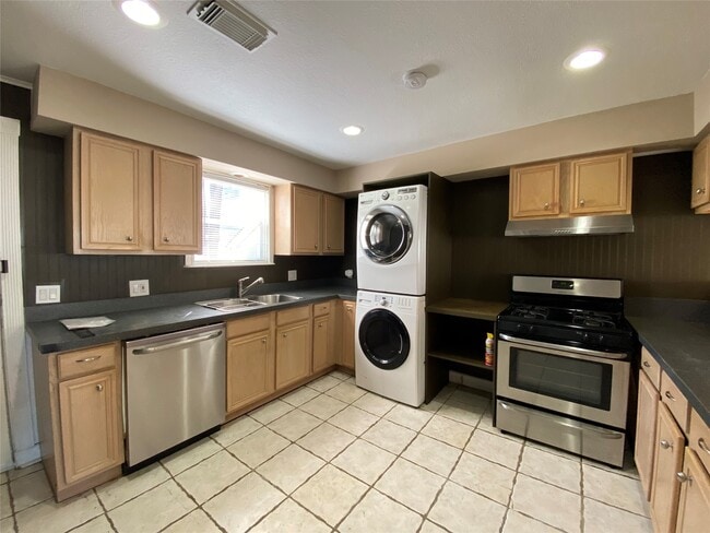 property at 1114 E 27th St