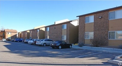 Valencia Park in Albuquerque, NM - Foto de edificio - Building Photo