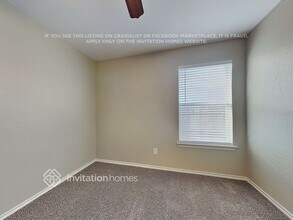 8175 Spruce Valley Dr, Unit 17 in Fort Worth, TX - Building Photo - Building Photo