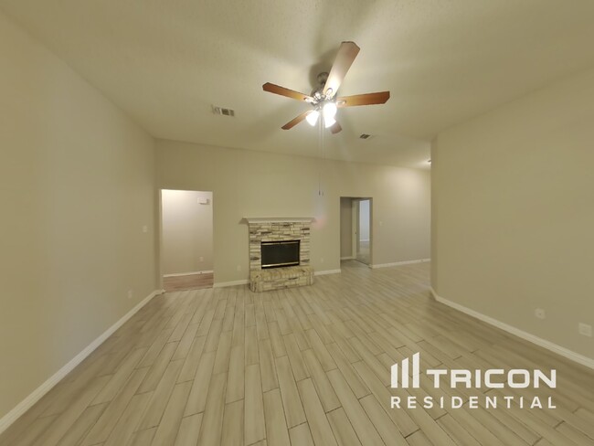 814 Ponselle Dr in Arlington, TX - Building Photo - Building Photo
