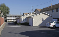 240 Avocado St in Costa Mesa, CA - Foto de edificio - Building Photo