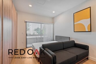 7810 Topanga Canyon Blvd in Canoga Park, CA - Building Photo - Building Photo