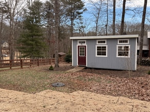 445 Farmer Cir in Mineral Bluff, GA - Foto de edificio - Building Photo