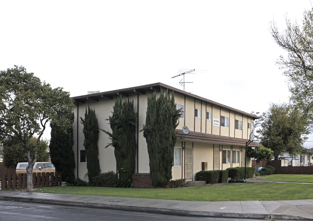 1101 Alpine Ave in Menlo Park, CA - Foto de edificio