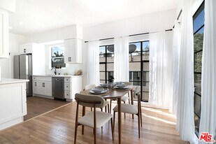 344 Rexford Dr in Beverly Hills, CA - Building Photo