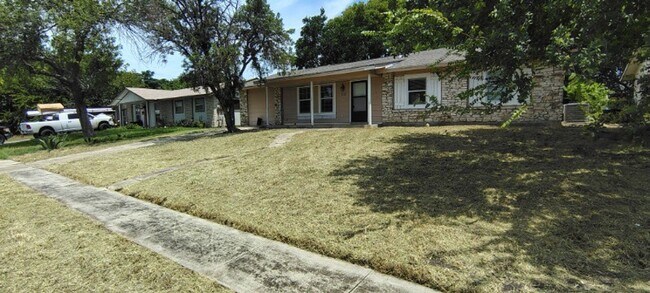 7323 Glen Manor in San Antonio, TX - Building Photo - Building Photo