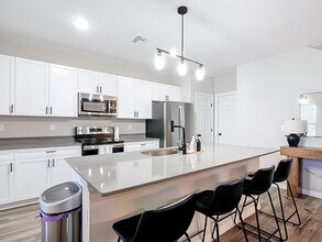 1504 Hummingbird Rd in Winter Haven, FL - Foto de edificio - Building Photo