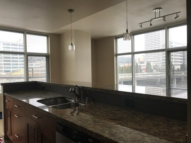 1515 Dock St in Tacoma, WA - Building Photo - Building Photo