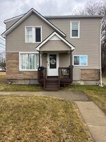 81 Kibbee St in Mount Clemens, MI - Building Photo