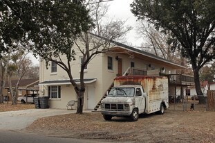 2110 Rebecca St in Charleston, SC - Building Photo