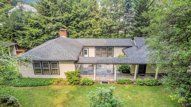 82 Winsor Pl in Glen Ridge, NJ - Building Photo - Building Photo