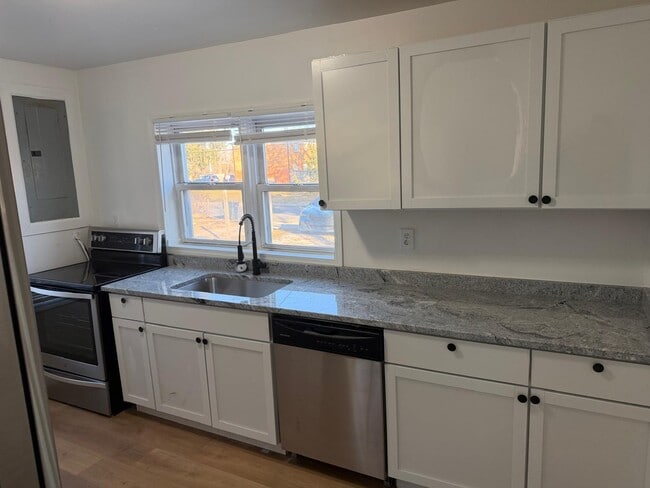 1665 Elaine Rd in Columbus, OH - Building Photo - Building Photo