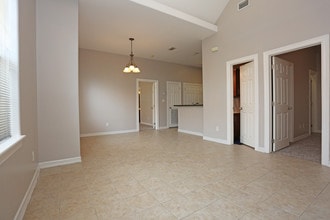 Las Misiones in Mission, TX - Foto de edificio - Interior Photo