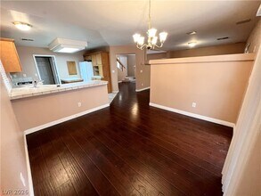 7443 Treasure Chest St in Las Vegas, NV - Building Photo - Building Photo