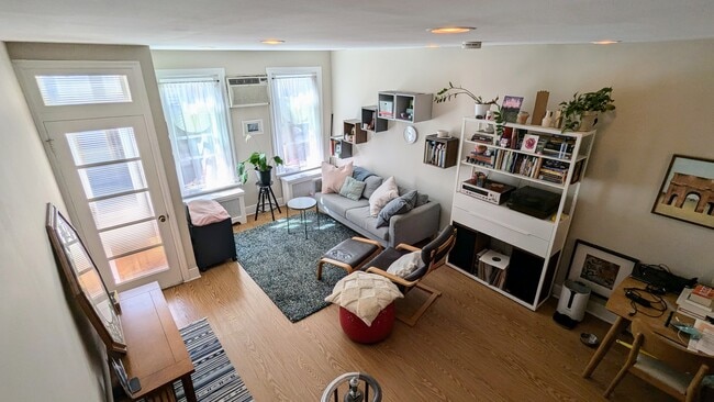 property at 1523 S Mole St