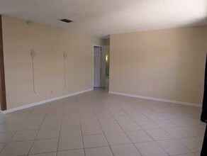 2483 SE Richmond St in Port St. Lucie, FL - Building Photo - Building Photo
