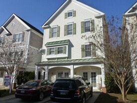 686 Heathwalk Mews in Gaithersburg, MD - Building Photo