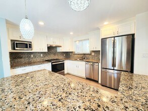 614 Ara Ln in Foster City, CA - Building Photo - Building Photo