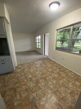 525 Elizabeth Pl in South Daytona, FL - Building Photo - Building Photo