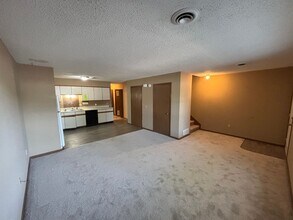 2542 Candlecrest Cir in Manhattan, KS - Building Photo - Building Photo