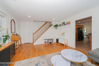 209 Woodcrest Rd in Ocean Township, NJ - Building Photo - Building Photo