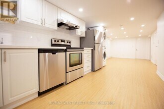 16 Maynard Ave in Toronto, ON - Building Photo - Building Photo