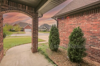 2202 SW Tupelo Ave in Bentonville, AR - Building Photo - Building Photo