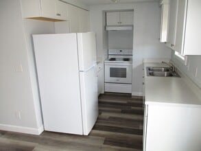 1510-1512 Meadows Ln in Medford, OR - Building Photo - Building Photo