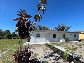 1147 Alma St in Clearwater, FL - Building Photo