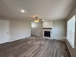 820 E Watermill Cir in Ozark, MO - Building Photo - Building Photo