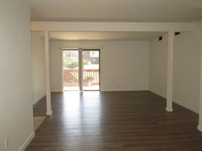 800 Brook Dr in Streamwood, IL - Building Photo - Building Photo