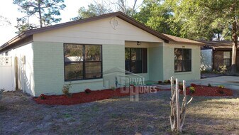 2620 Kenwood Dr W in Jacksonville, FL - Building Photo