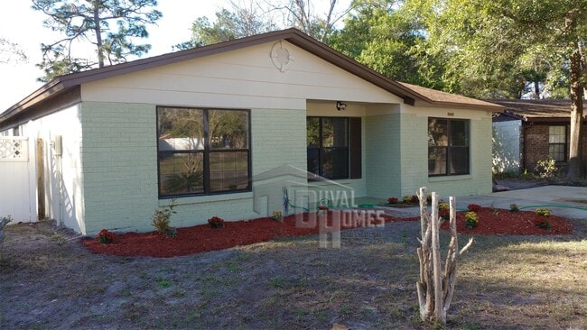 property at 2620 Kenwood Dr W