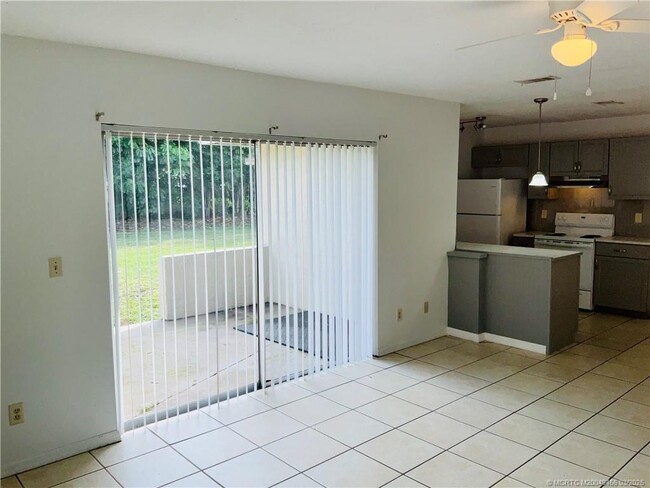 304 S 14th St in Fort Pierce, FL - Building Photo - Building Photo
