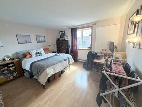 94 Beacon St, Unit 58 in Somerville, MA - Foto de edificio - Building Photo