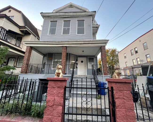 172 N 12th St, Unit 2, Unit 2