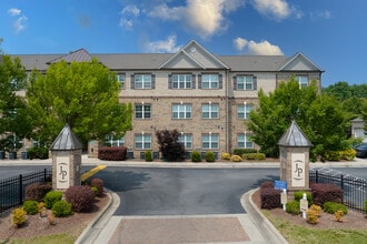 Juliet Place Apartment Homes in Greensboro, NC - Building Photo - Building Photo