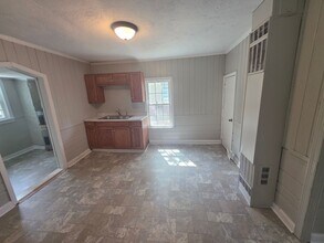 904 Crowder St in Winston-Salem, NC - Building Photo - Building Photo