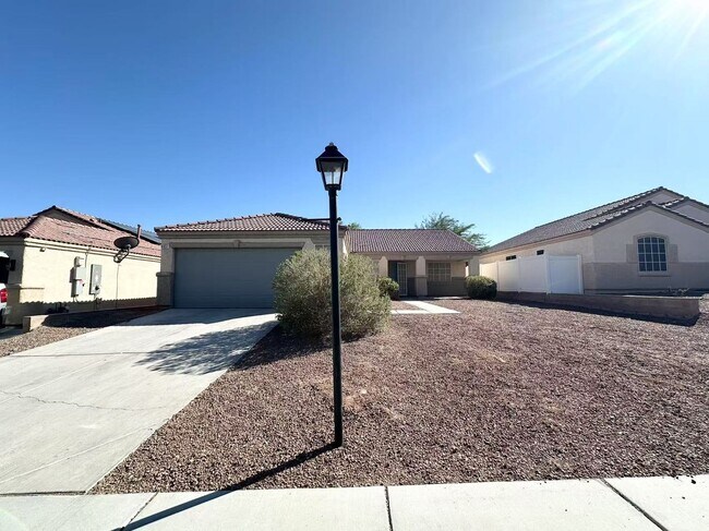 6651 Montezuma Castle Ln in North Las Vegas, NV - Building Photo - Building Photo