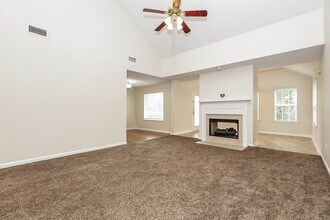 294 Davids Way in La Vergne, TN - Building Photo - Building Photo
