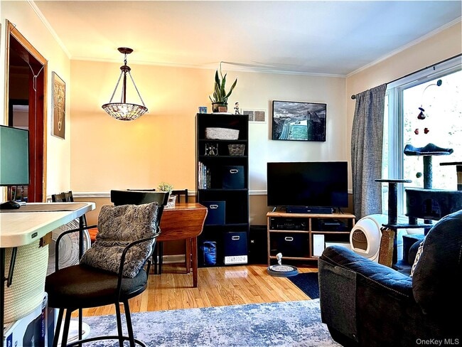 102 Overocker Rd in Arlington, NY - Building Photo - Building Photo