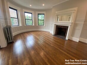 1857 Beacon St, Unit 3 in Brookline, MA - Building Photo - Building Photo