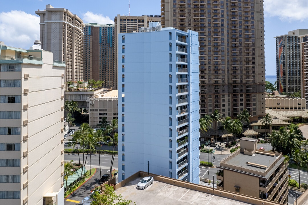 Pomaikai in Honolulu, HI - Building Photo