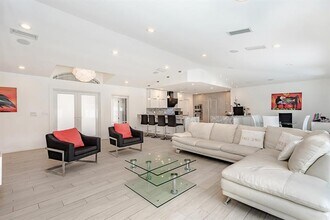 16931 SW 5th Ct in Weston, FL - Building Photo - Building Photo