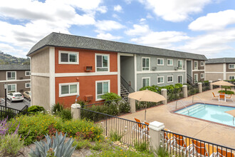 Serena Vista Apartment Homes in La Mesa, CA - Foto de edificio - Building Photo