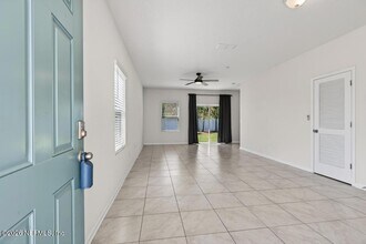 909 Capitol Pkwy in Jacksonville, FL - Building Photo - Building Photo