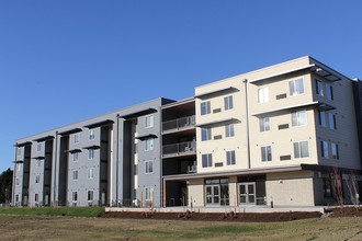 Isabella Court in Vancouver, WA - Foto de edificio - Building Photo