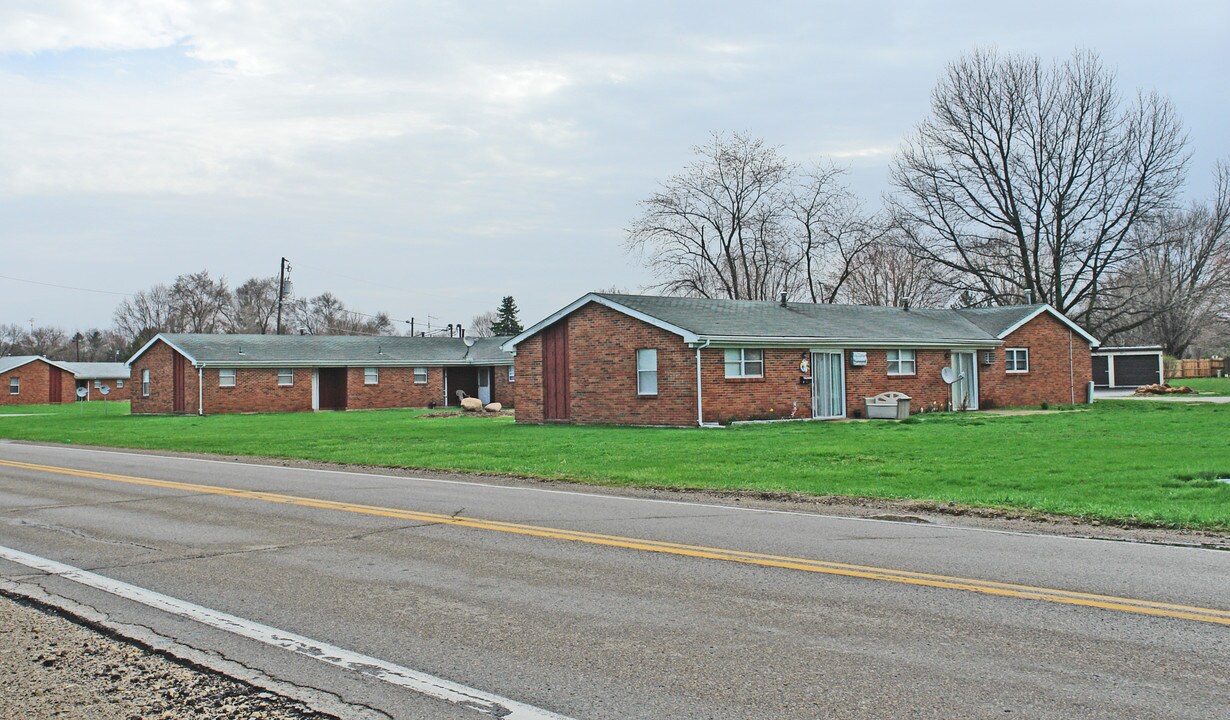 810 Enon Xenia Pike in Enon, OH - Building Photo